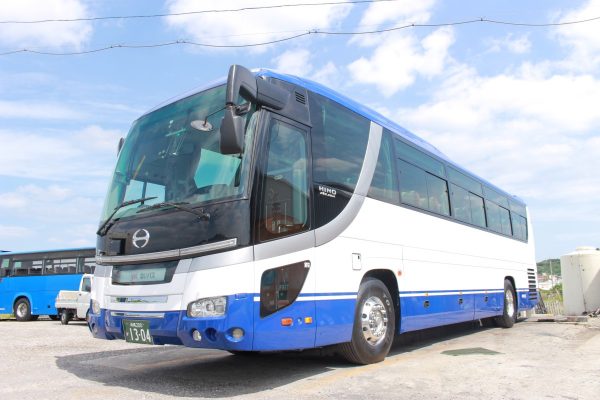沖縄・貸切バス(ゆいバス)大型バス